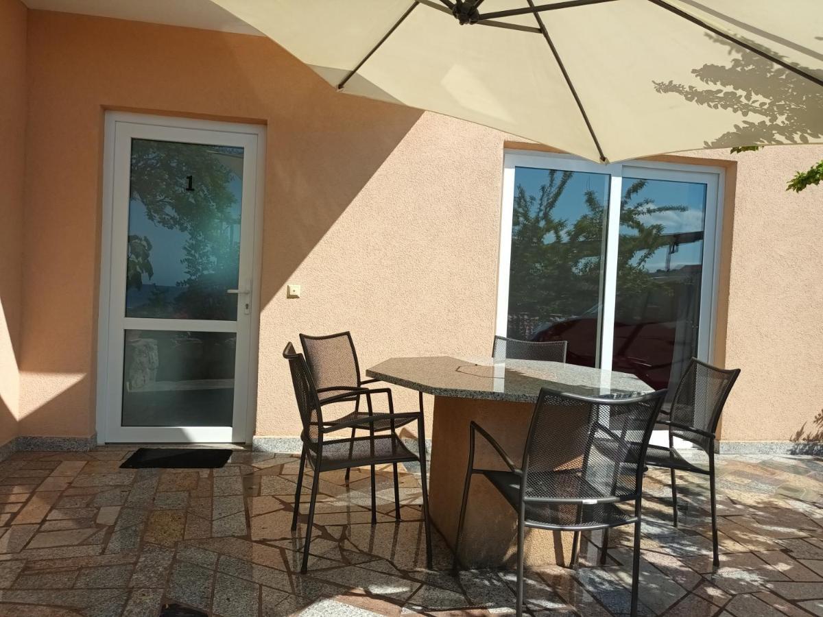 Sea & Honey Apartment Кърк Екстериор снимка